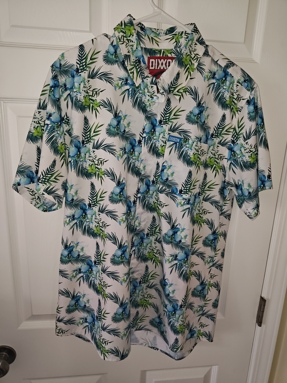 Dixxon Zen Party Shirt in men’s size Medium. Excellent condition